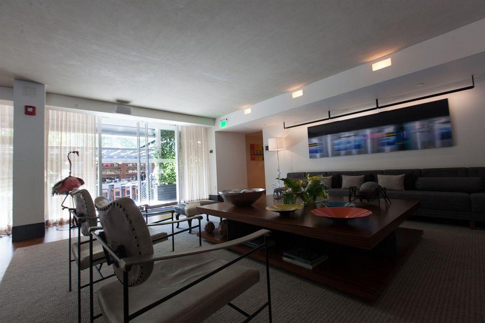 The J House 3*