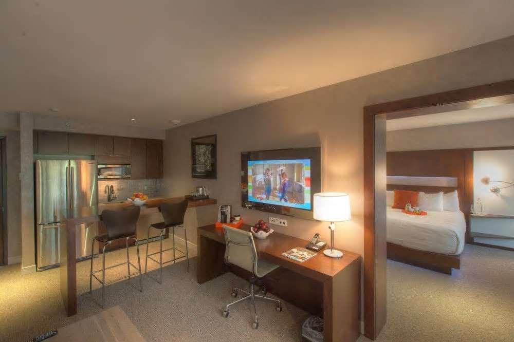 Hotel The J House 3*